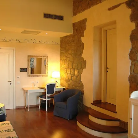 Hotel Borgo Di Cortefreda - Place Of Charme 4*