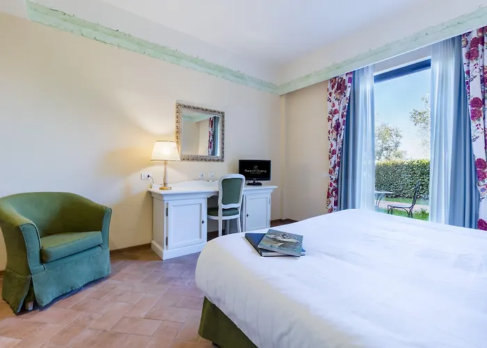 Borgo Di Cortefreda - Place Of Charme 호텔 4*